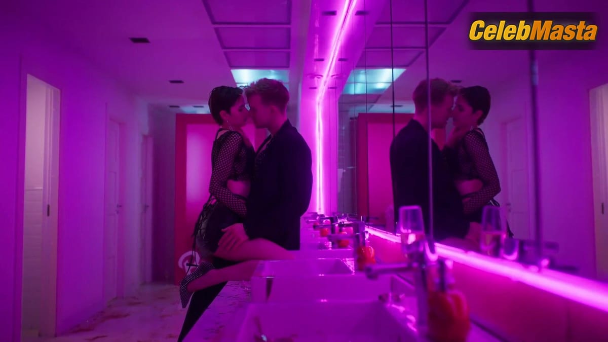 Elizaveta Shakira's Sexy Scene in Razocharovannye