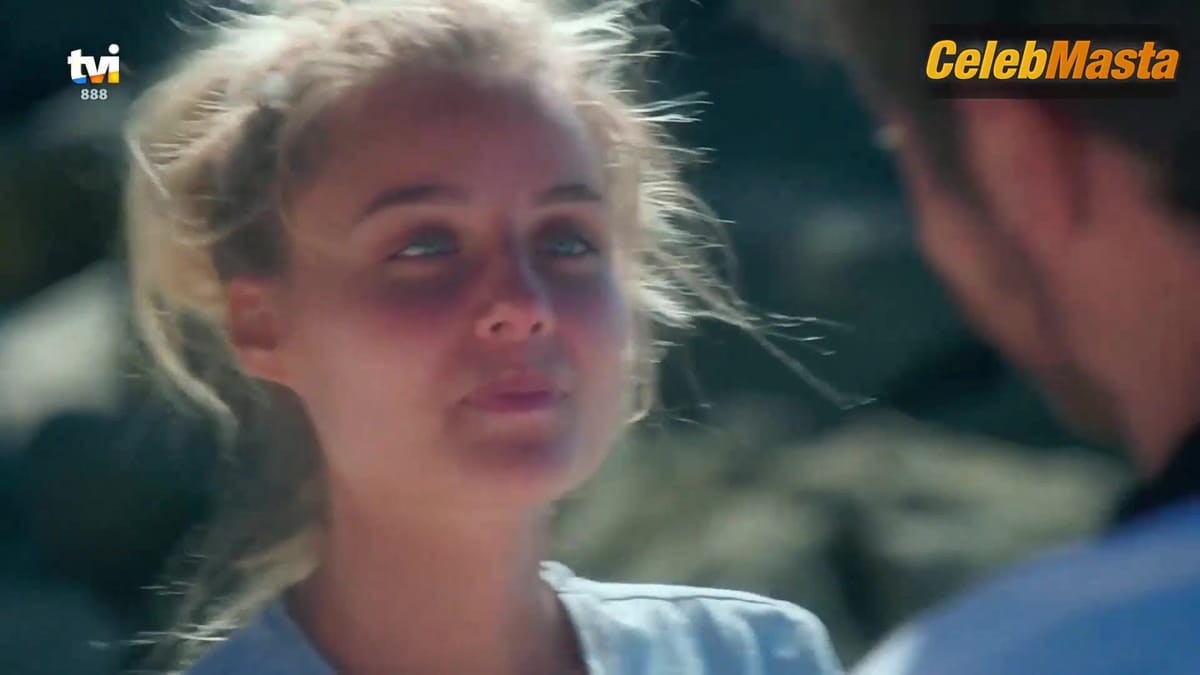 Kelly Bailey Shows Off Sex Scene in A Herdeira
