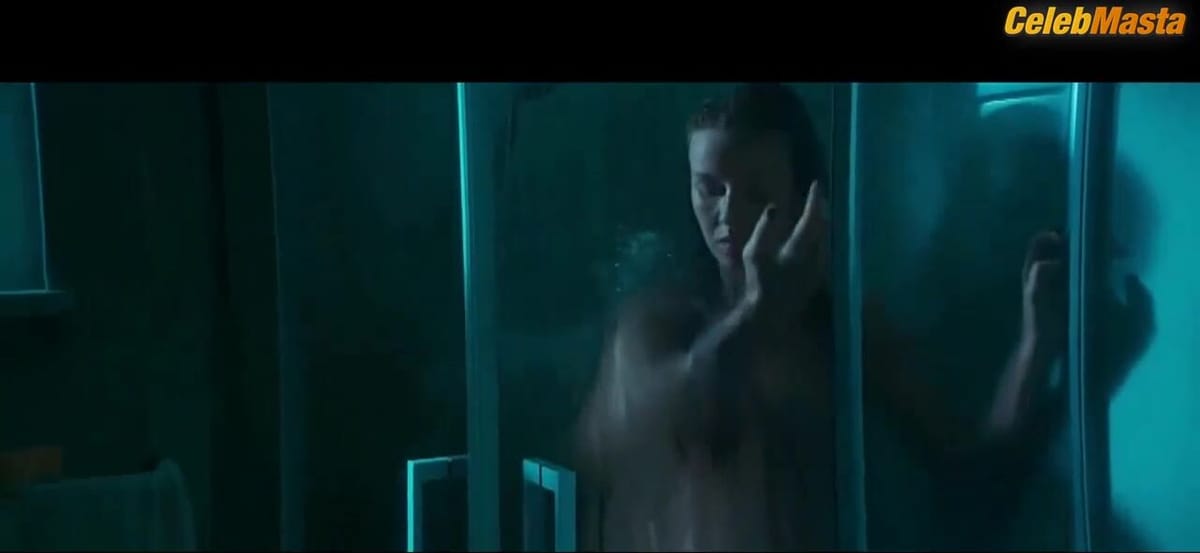 Irina Starshenbaum's Sex Scene in Attraction