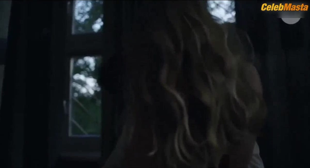 Maria Kowalska's Sexy Scene in Pod Powierzchnia