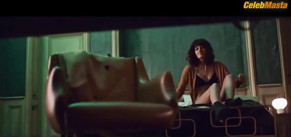 Fiammetta Cicogna and Greta Ferro Show Underwear Scene in Made In Italy