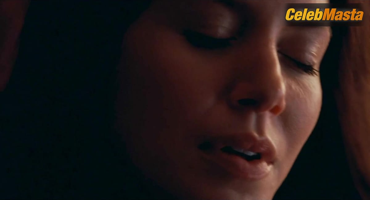 Magalie Lepine-Blondeau Sexy Scene from The Nature Of Love
