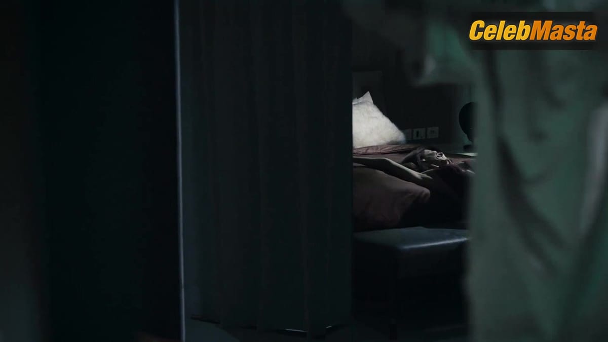 Deborah Evelyn's Underwear, Boobs Scene in Verdades Secretas