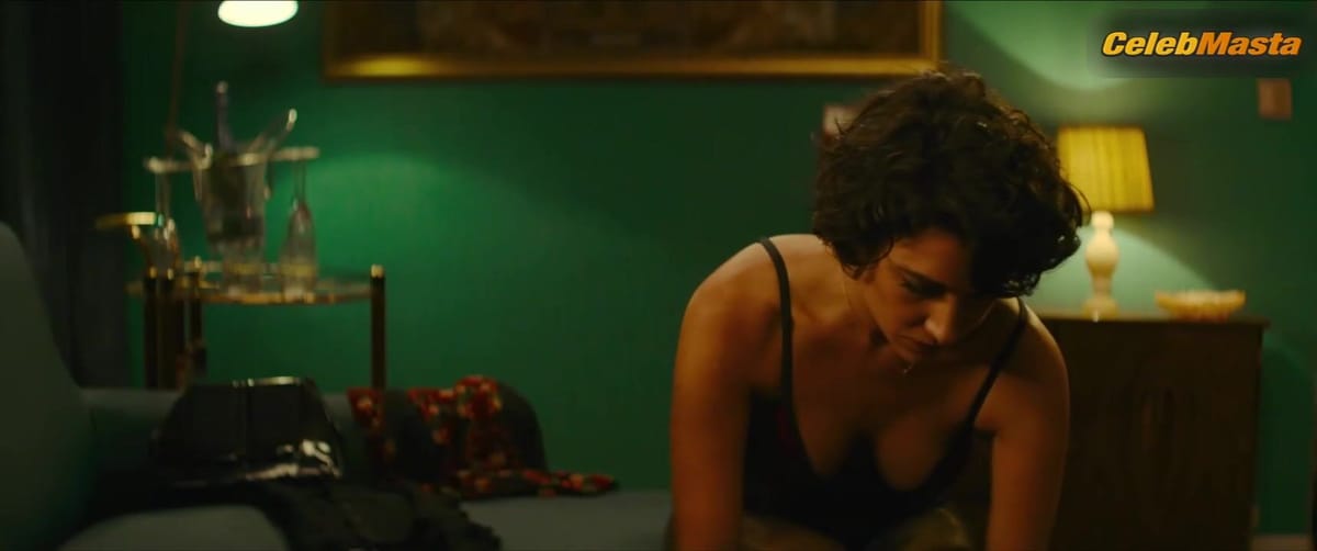 Stephanie Magnin's Tits Scene in Advantages Of Travelling By Train