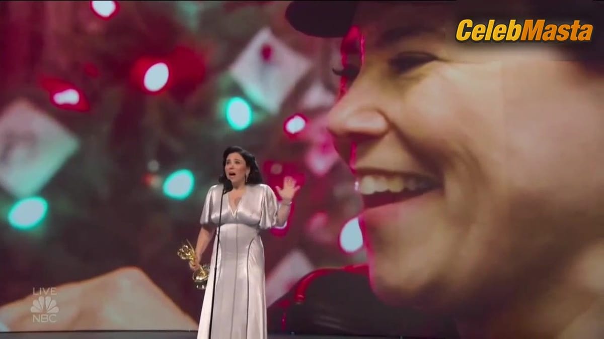 Alex Borstein Flaunts Sexy Scene in The Primetime Emmy Awards