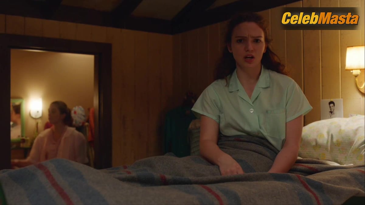 Alex Borstein Sexy Scene from The Marvelous Mrs. Maisel