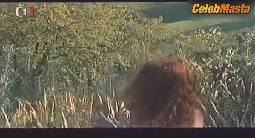 Marketa Hrubesova Tits Scene from Golet v udoli
