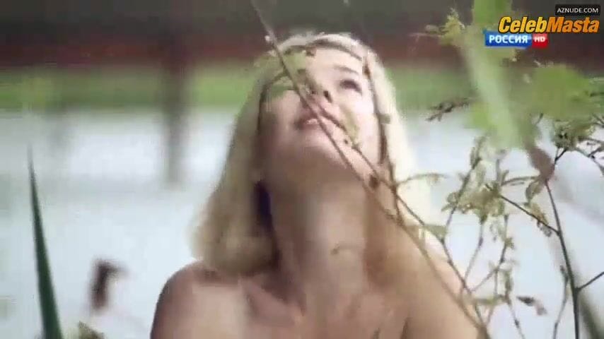 Anna Starshenbaum's Tits Scene in Krasotka