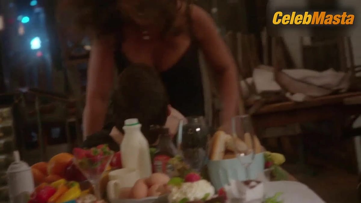 Vanessa L. Williams' Sexy Scene from Difficult People