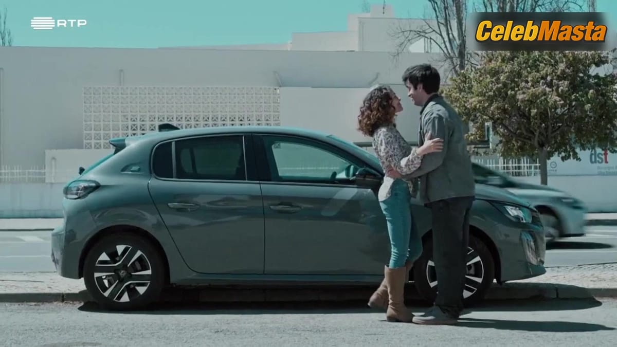 Sara Barradas Sexy Scene from Faro