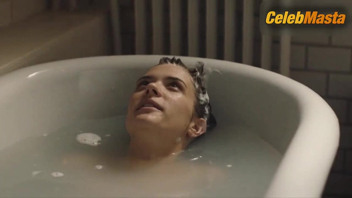 Liv Lisa Fries and Leonie Benesch Show Boobs, Underwear Scene in Babylon Berlin