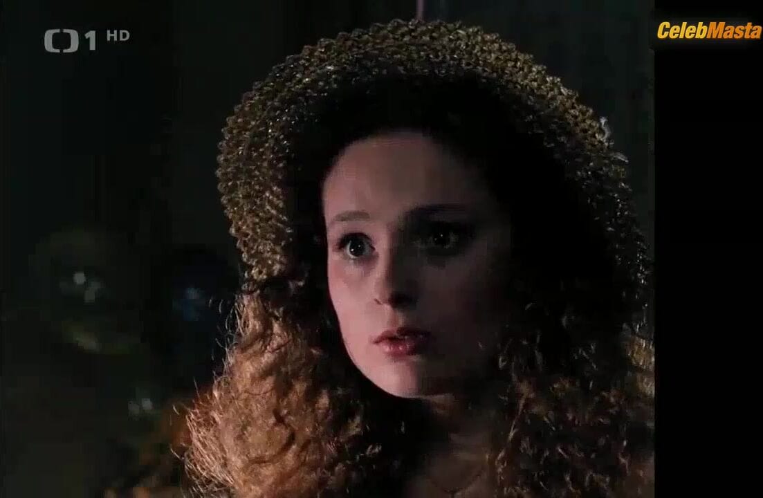 Marketa Hrubesova Tits Scene from Andelske Oci