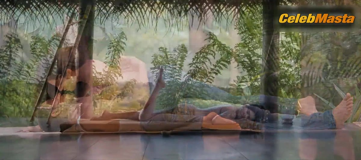 Sunny Leone's Sexy Scene from Jism 2