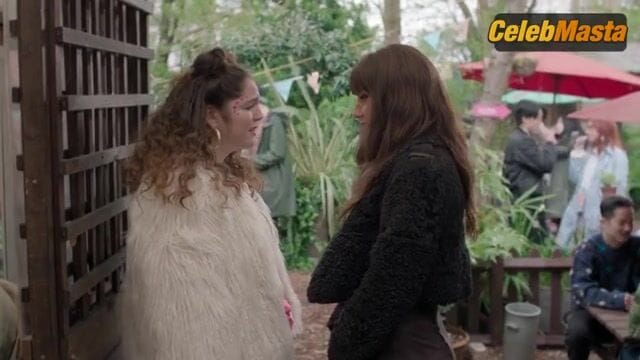 Megan Stalter and Adele Exarchopoulos' Lesbian Scene from Too Much