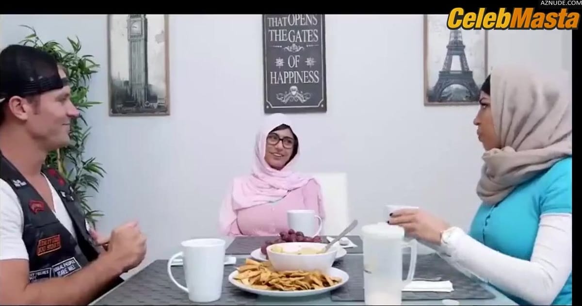 Mia Khalifa Lesbian, Real Sex Scene in Mia Khalifa Is Cumming For Dinner