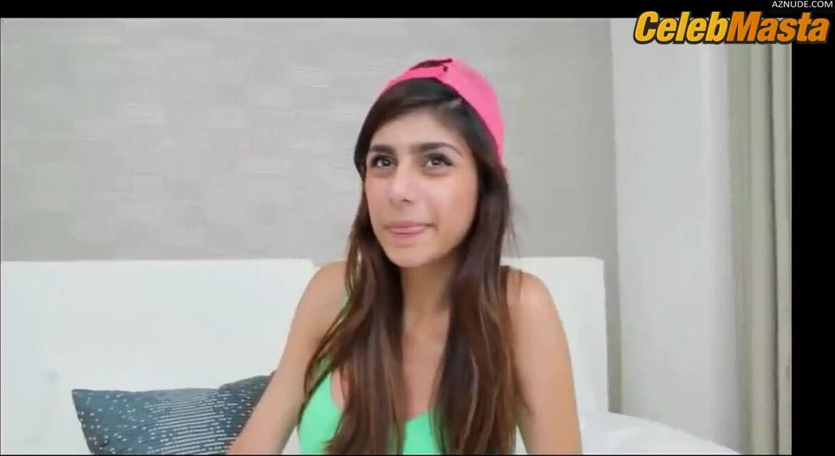 Mia Khalifa Real Sex Scene in Mia Khalifa Gets Her Pussy Stretched