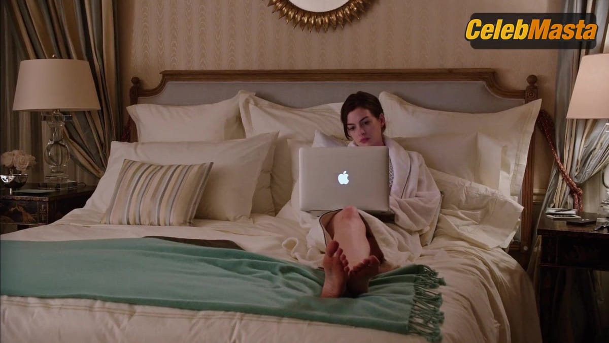 Anne Hathaway's Hot Scene in The Intern