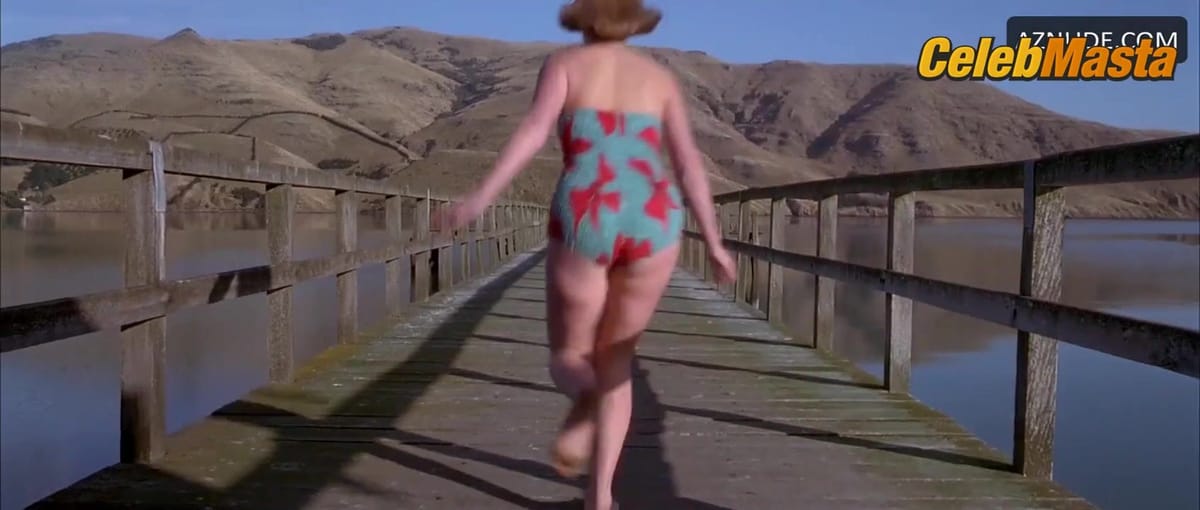 Kate Winslet, Melanie Lynskey Lesbian Sex Scene from Heavenly Creatures