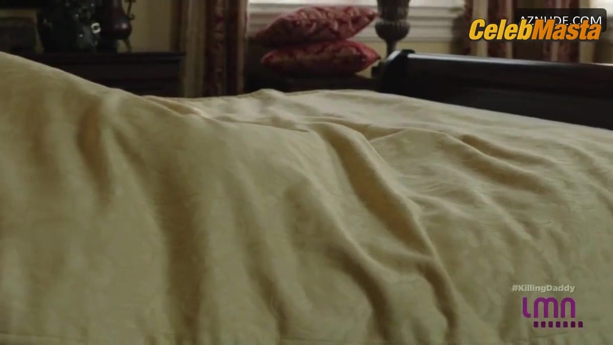 Elizabeth Gillies Bares Boobs Scene in Killing Daddy