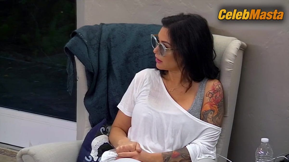 Jenni JWoww Farley's Sexy Scene in Jersey Shore Family Vacation