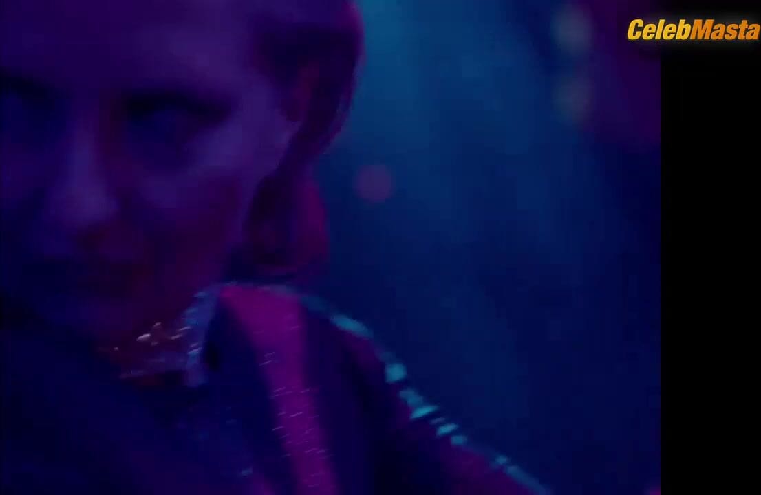 Julia Kozmina, Magdalena Cielecka and Anna Mrozowska Sexy Scene from Mialo Cie Nie Byc
