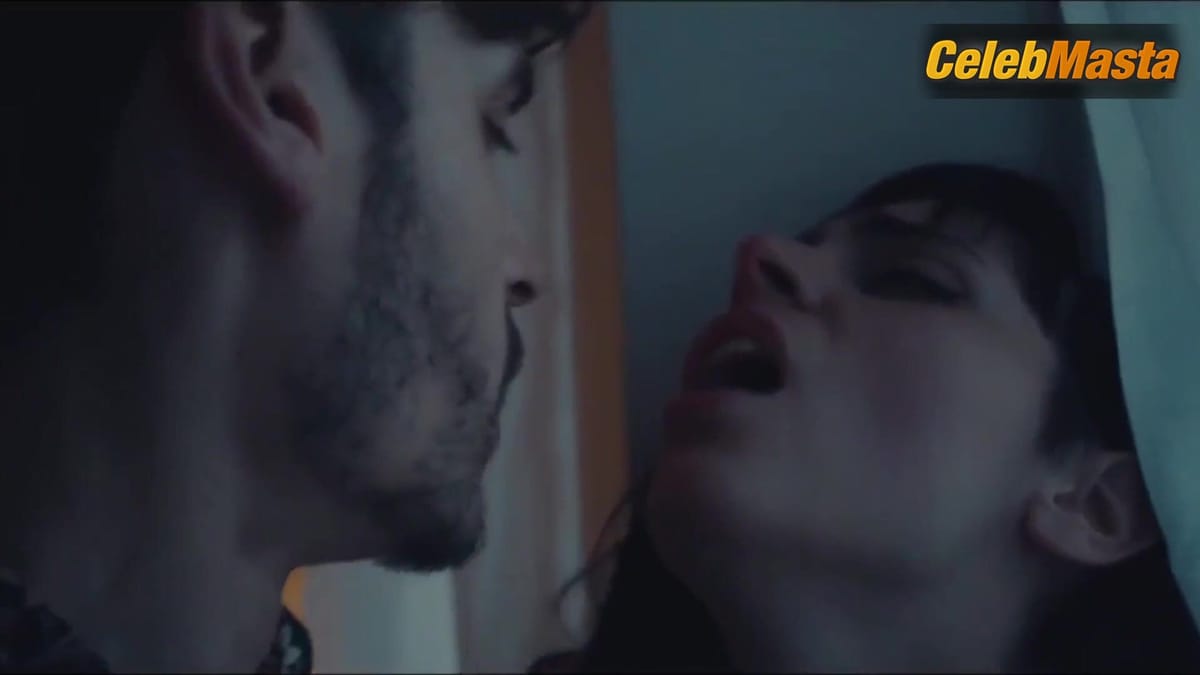 Maria Riot Shows Real Sex, Butt Scene in Landlocked
