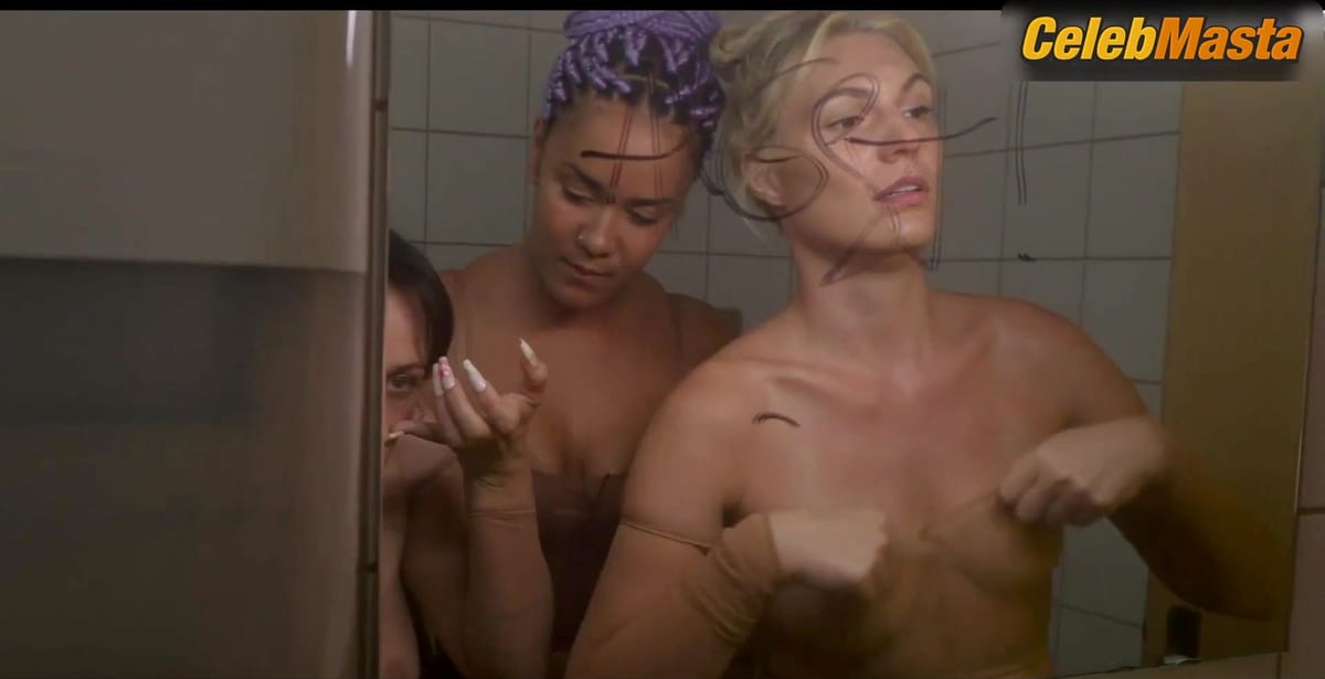 Elena Wolff and Naomi Bah's Underwear, Boobs Scene in Asche