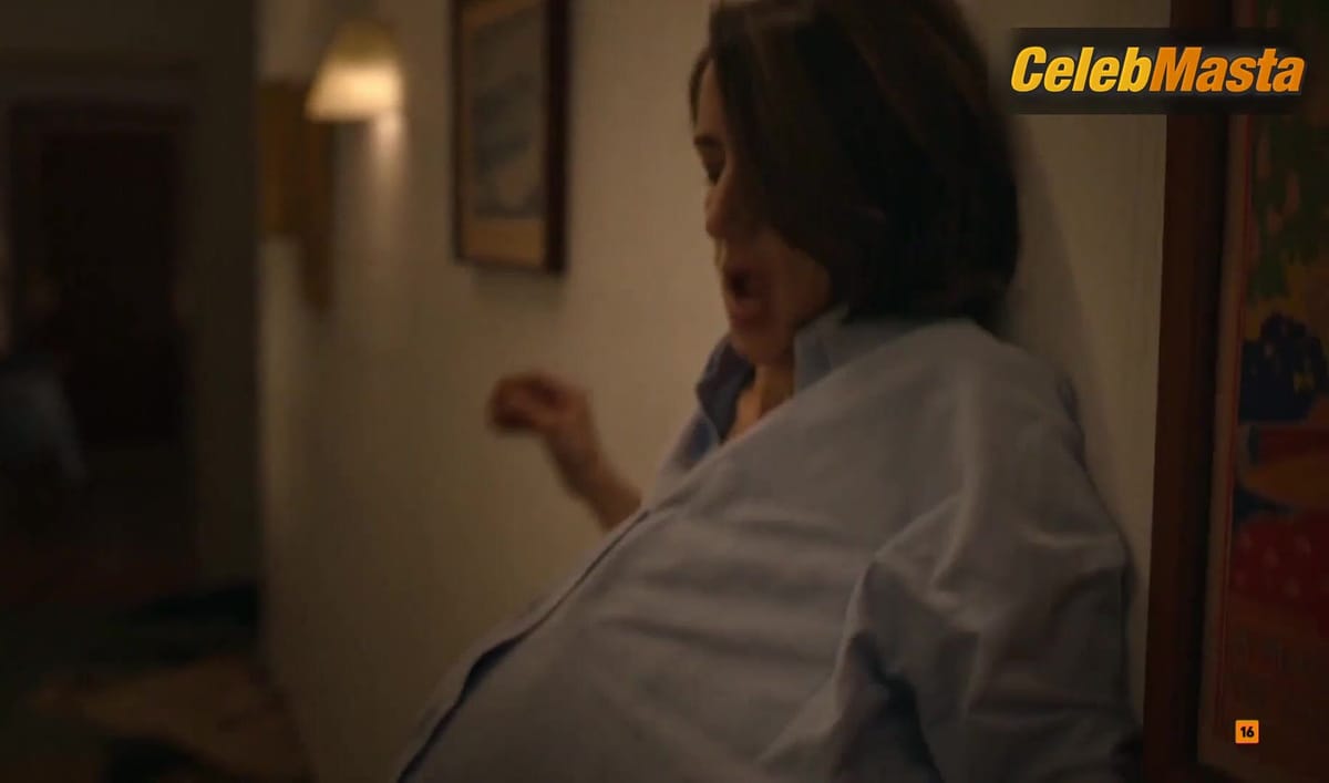Julia de Castro and Elena Octavia's Lesbian Scene in Little Faith