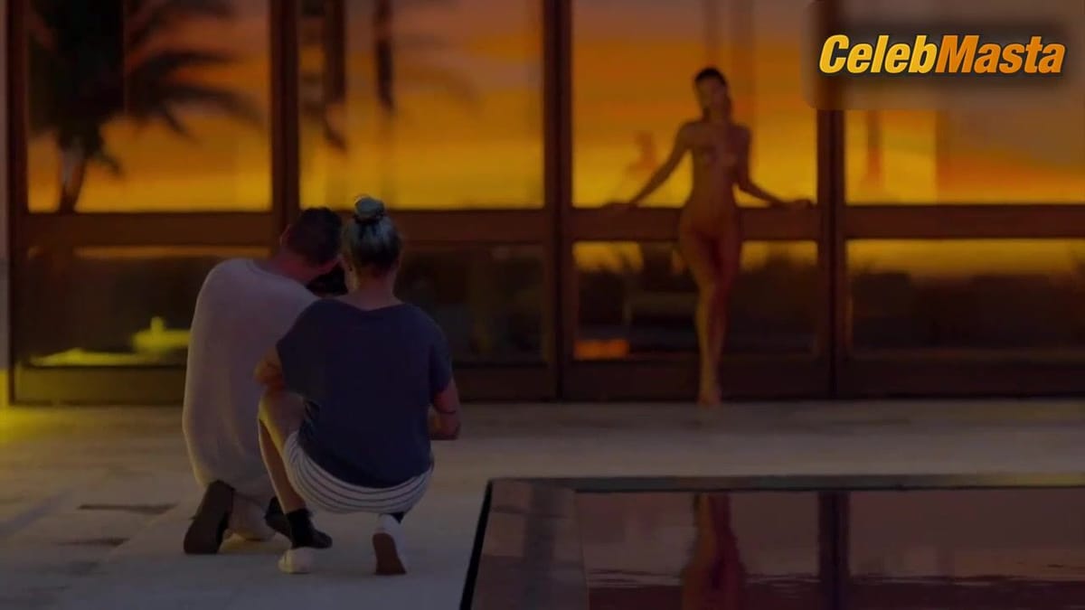 Rachel Cook Reveals Tits, Bush Scene in Nude