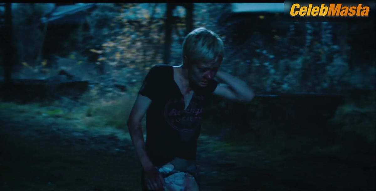 Lea Drinda's Underwear Scene in We Children From Bahnhof Zoo