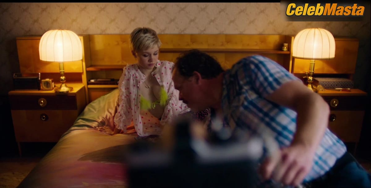 Lea Drinda Underwear Scene from We Children From Bahnhof Zoo