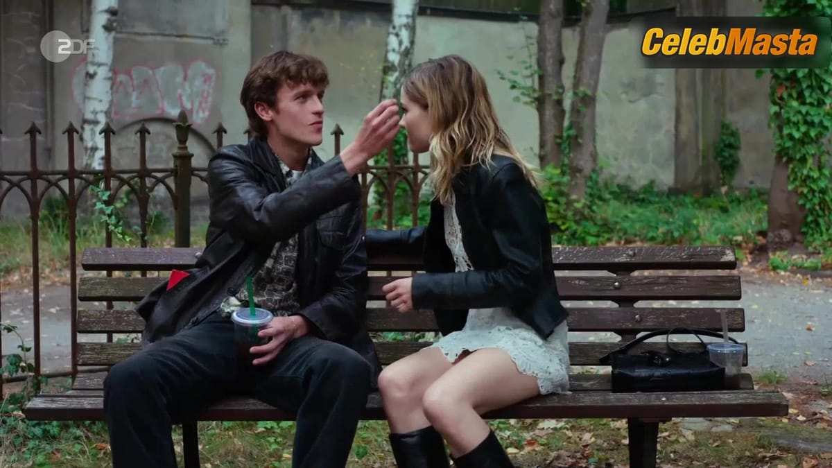Lea Drinda's Sexy Scene from Thanks For Nothing