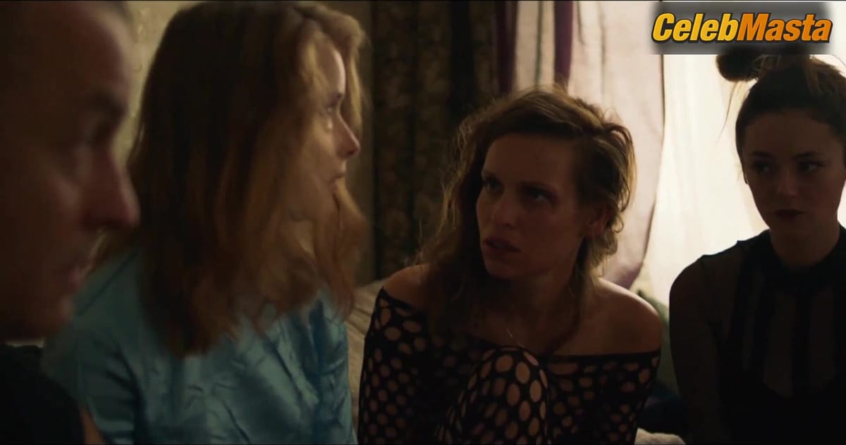 Odine Johne, Lea van Acken and Kristin Suckow's Booty and Underwear Scene in Tod Den Lebenden
