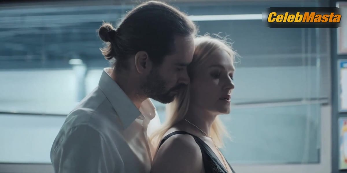 Angelina Pahomova and Viktoriya Tolstoganova's Hot Scene in Na Ldu