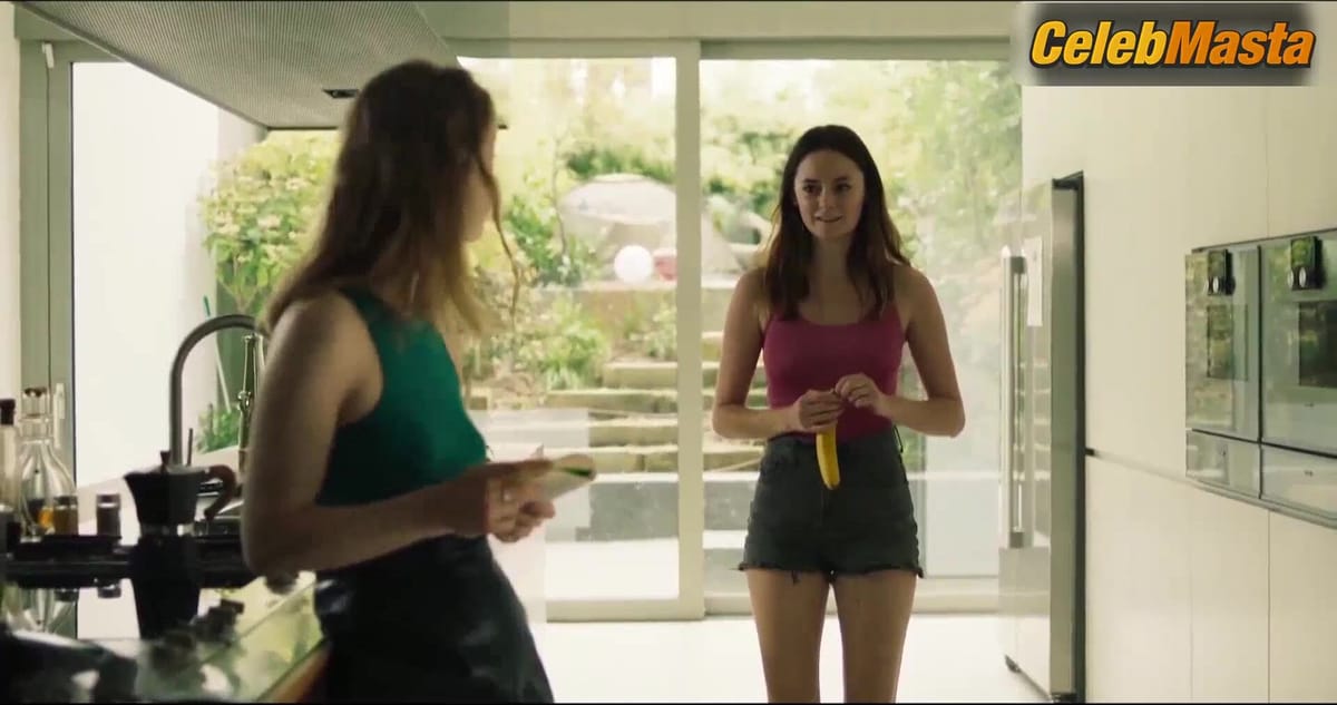 Odine Johne and Kristin Suckow's Lesbian Sex Scene from Tod Den Lebenden