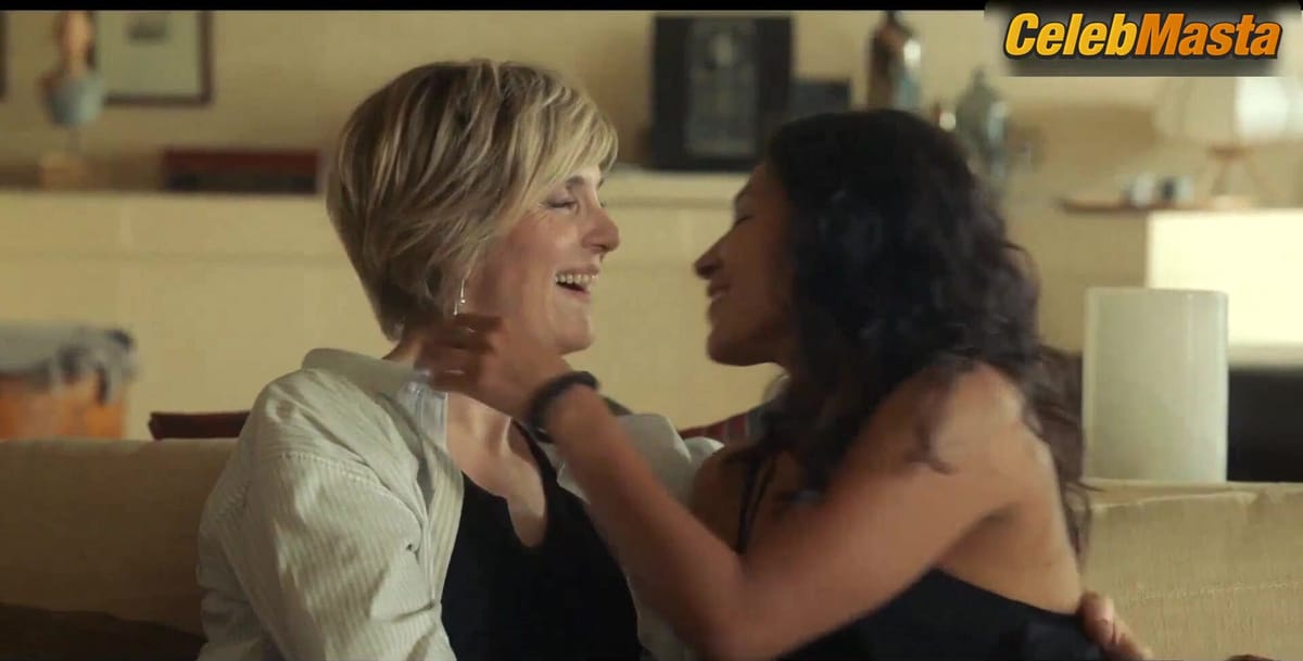 Yoshira Escarrega and Eva Martin Show Tits Scene in The Invisible Ladies