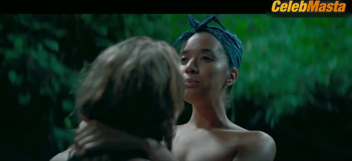 Jasmin Savoy Brown and Liv Hewson's Boobs, Lesbian Scene in Yellowjackets