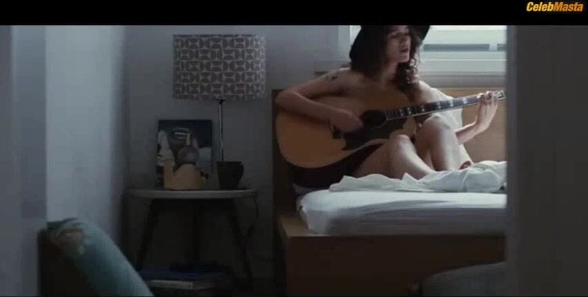 Renata Gaspar and Maria Laura Nogueira Lesbian Scene from Amores Urbanos