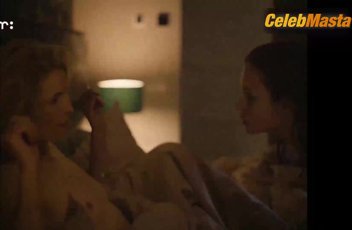 Sophie Lindner and Thekla Reuten Bares Tits Scene in Vlam