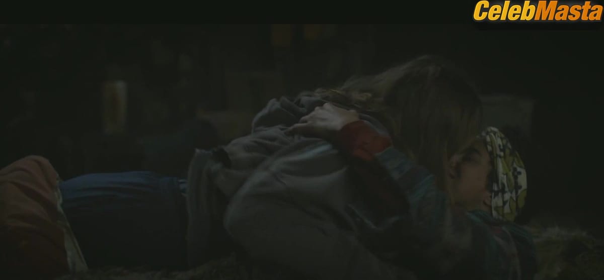 Jasmin Savoy Brown and Liv Hewson Get Intimate in Yellowjackets Lesbian Scene