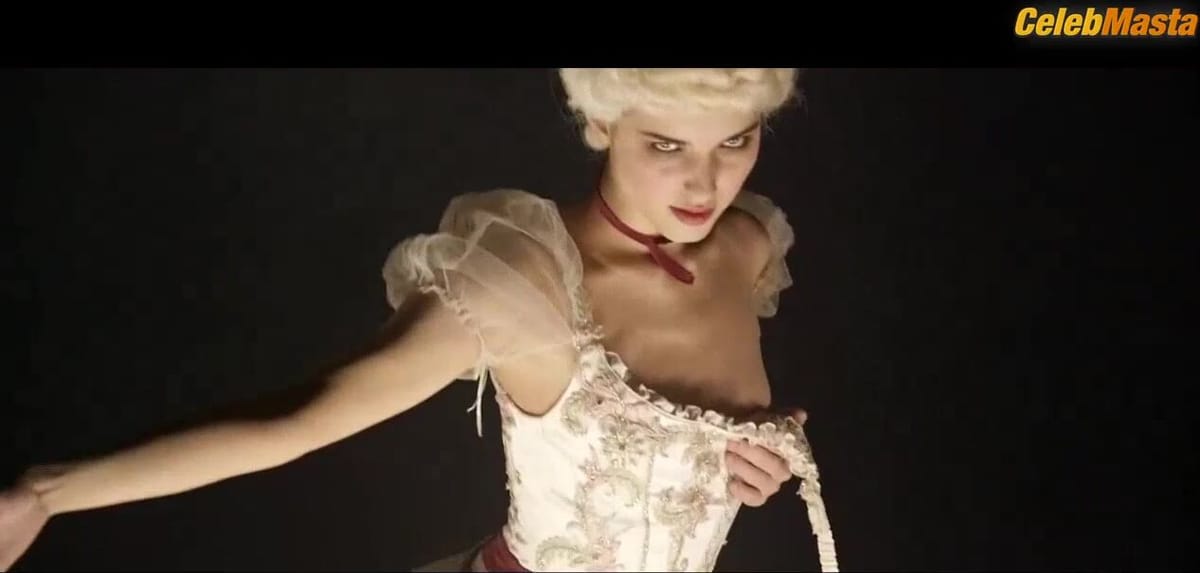 Michalina Olszanska Booty, Tits Scene from Mathilde