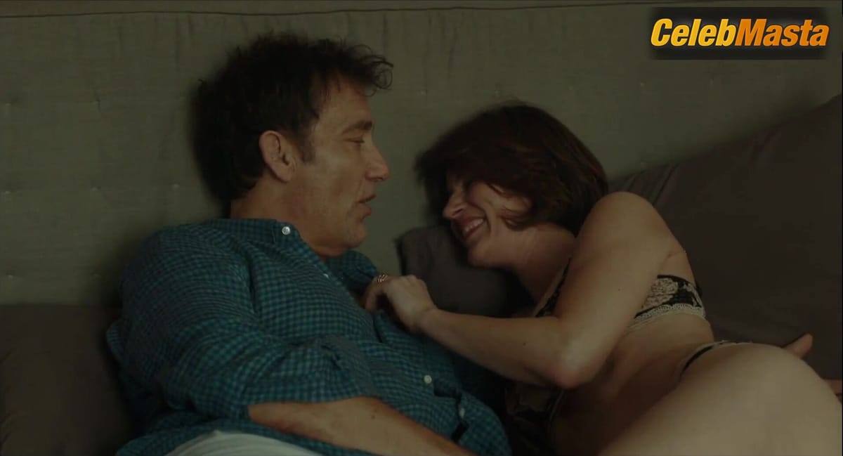 Irene Jacob's Tits Scene in Romantic Guide To Lost Places