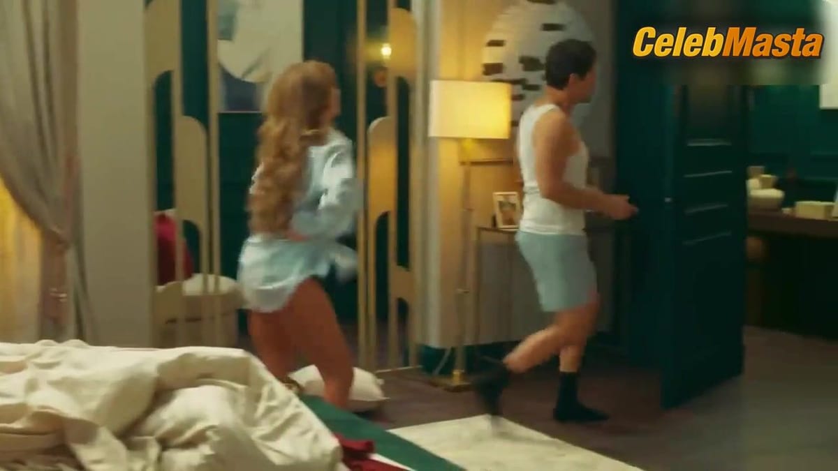 Geraldine Bazan Boobs, Underwear Scene in Mi verdad oculta