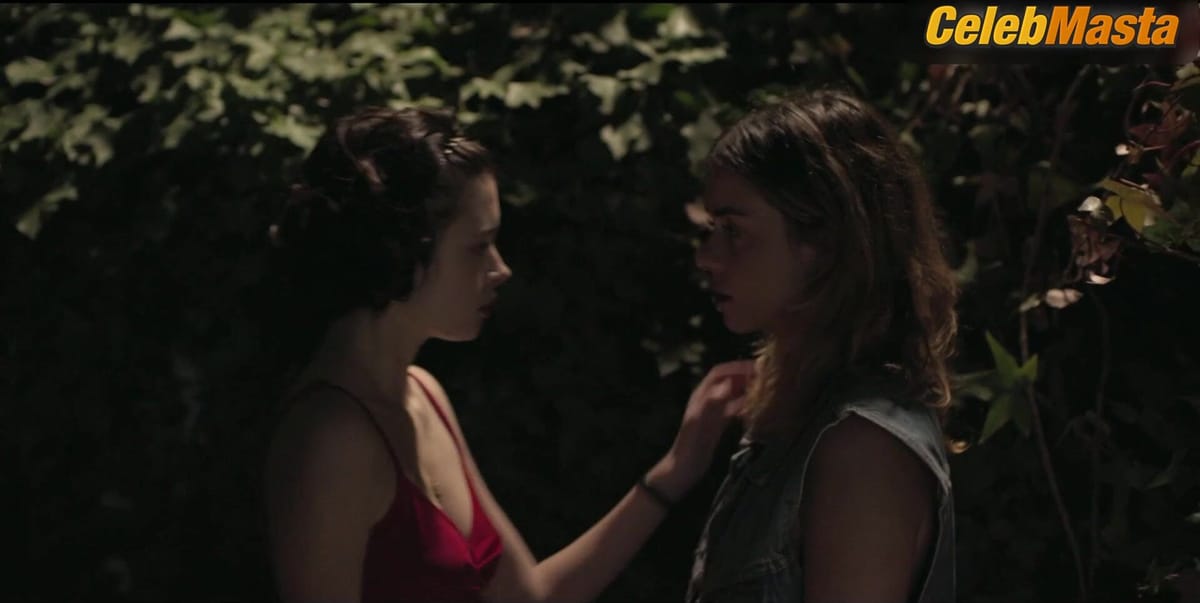 Isa Montalban and Marina Orta's Lesbian Scene in Past Lies
