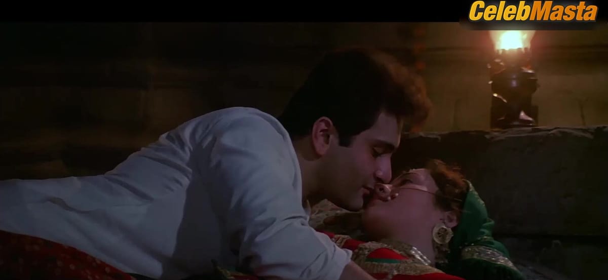 Mandakini Sexy Scene from Ram Teri Ganga Maili