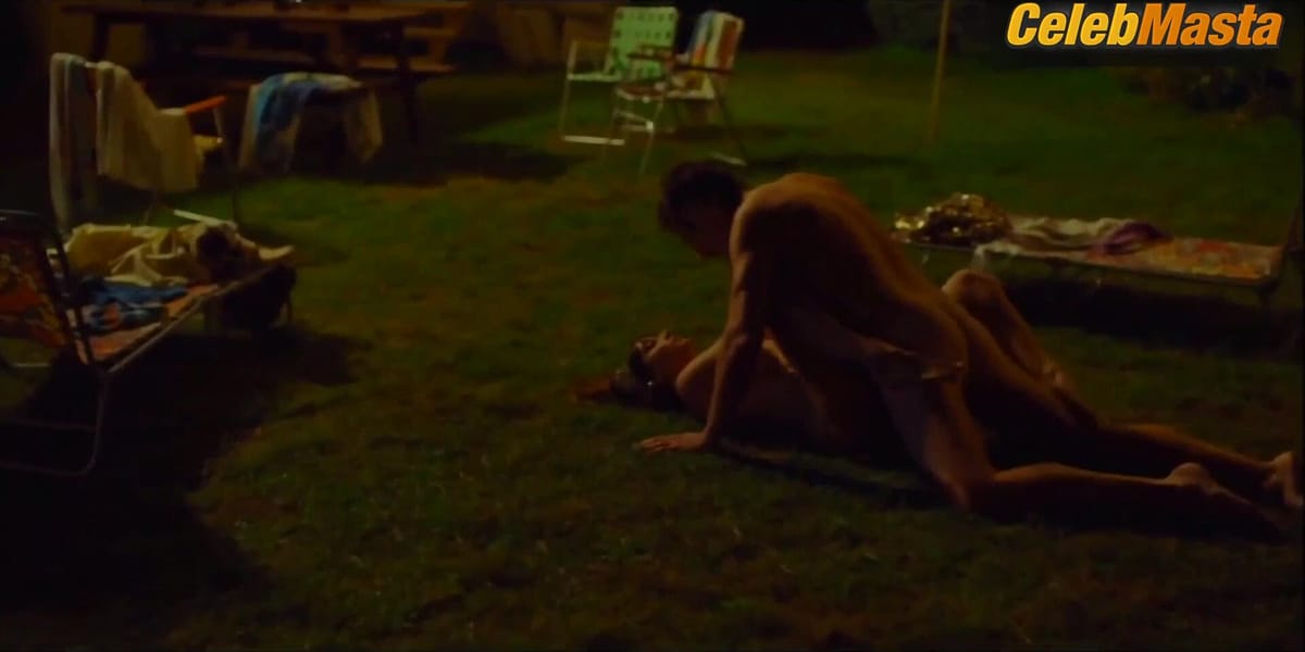 Sophie Desmarais Shows Boobs Scene in C'est Comme Ca Que Je T'aime