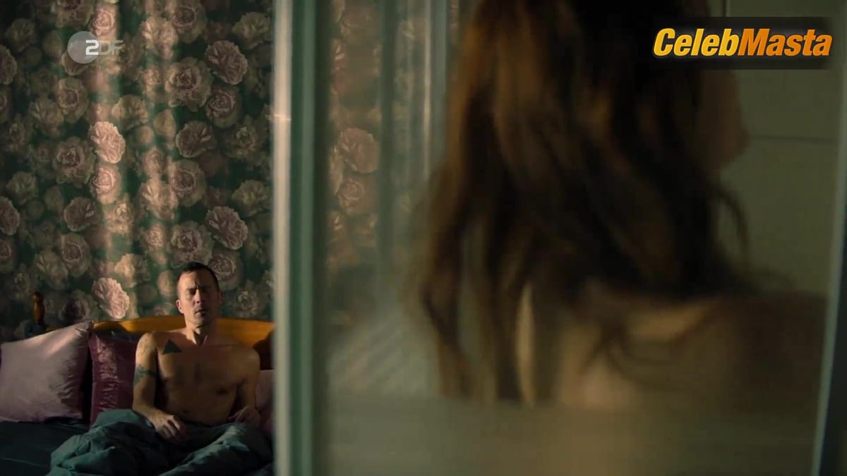 Maria Ehrich's Sexy Scene from Ostfriesenmoor