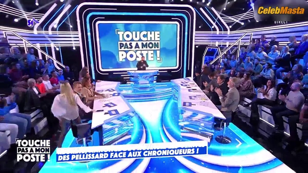 Kelly Vedovelli Booty Scene from Touche Pas A Mon Poste