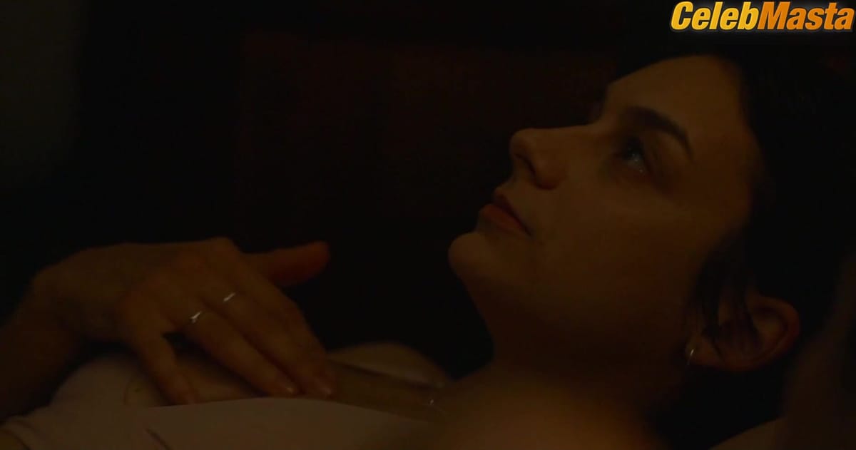 Sophie Desmarais and Nour Belkhiria's Sexy Scene from Days Of Happiness