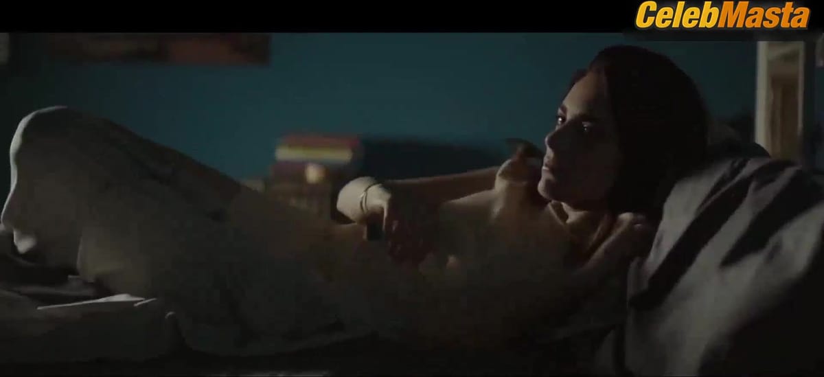 Miriam Leone Swimsuit Scene from Il Testimone Invisibile